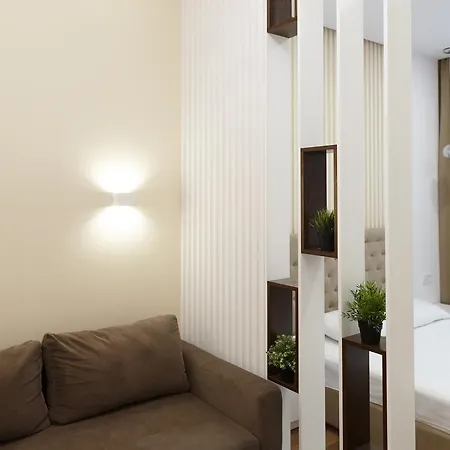 Charming In The Center *