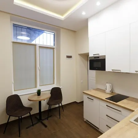 Charming In The Center Апартаменты *