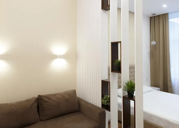 Charming In The Center *